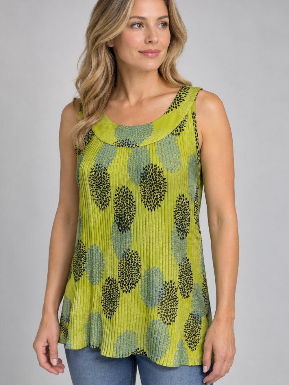 Essentials by Milano S Green Pleated Tank Top Abstract Floral Y2K Boho